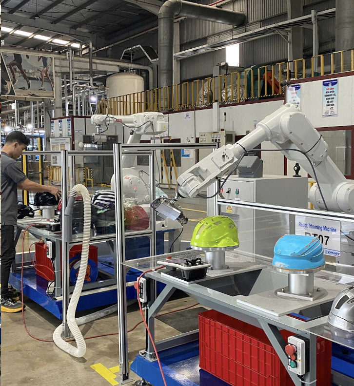 Robotic CNC trimming line